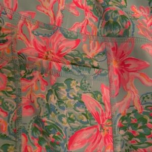 NWT UPF 50 Luxletic 6" Weekender High-Rise Short
NEW! Size - S